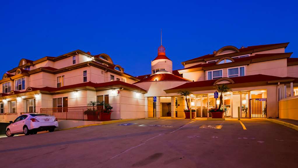Фото Best Western Plus Suites Hotel Coronado Island