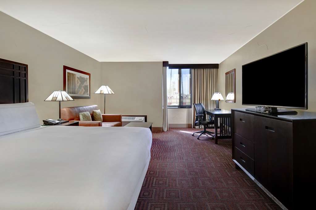 Фото DoubleTree by Hilton Hotel Phoenix Tempe