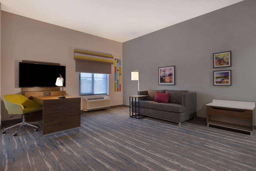 Фото Hampton Inn & Suites Marina