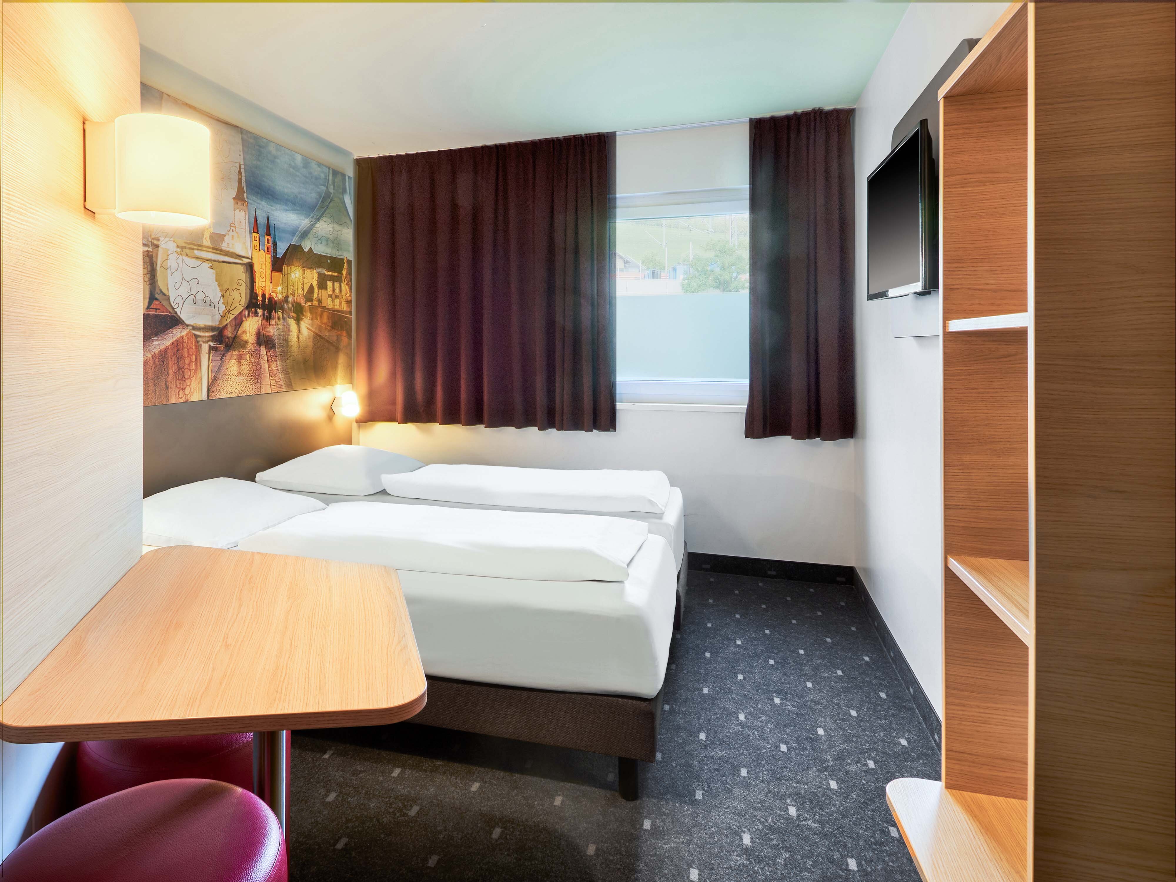 Фото B&b Hotel Würzburg