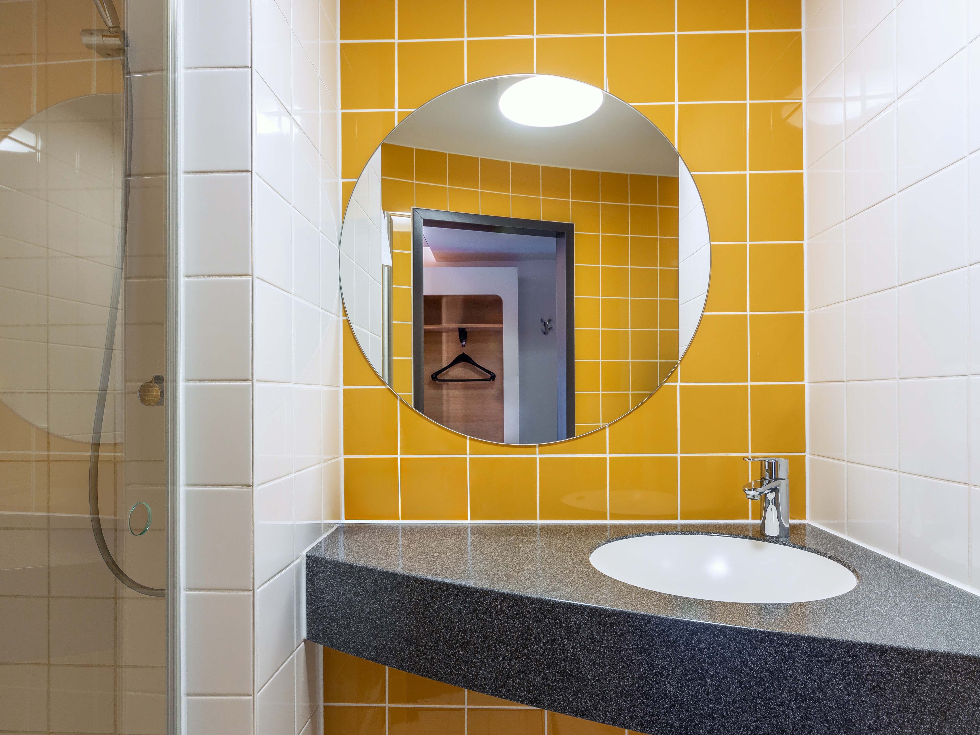 Фото B&b Hotel Düsseldorf-City