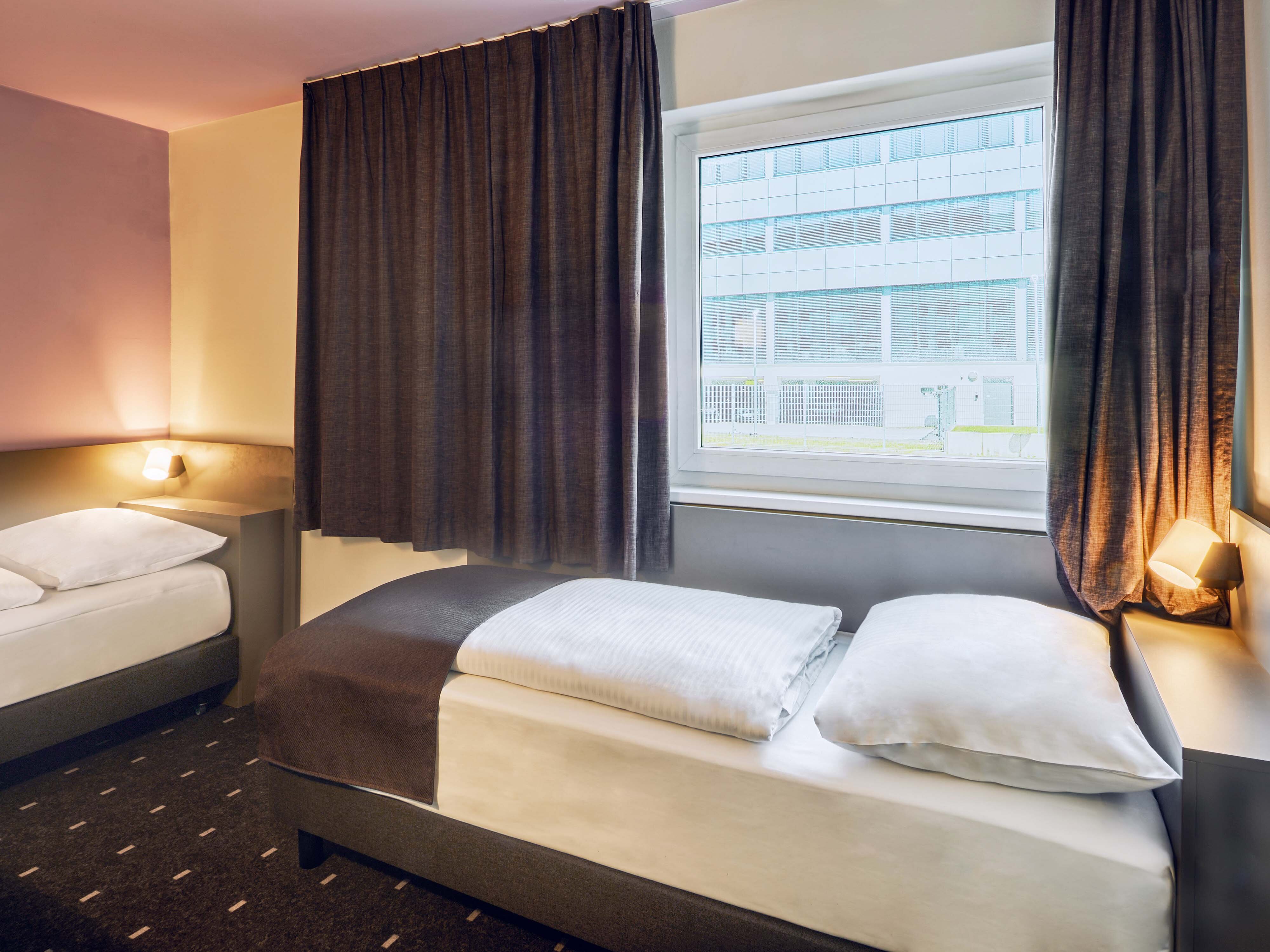 Фото B&b Hotel Frankfurt-Niederrad