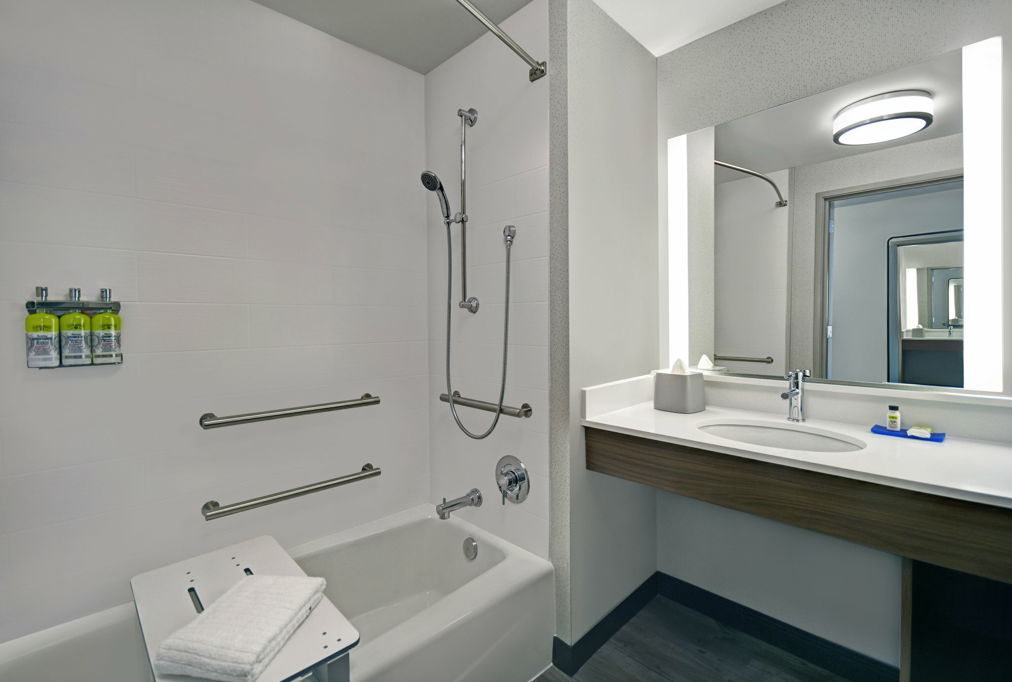 Фото Holiday Inn Express Houston - Galleria Area, an Ihg Hotel