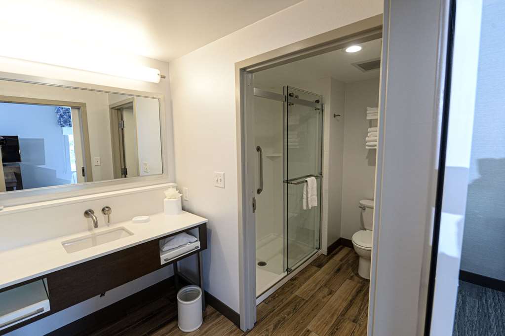 Фото Hampton Inn & Suites Lenoir