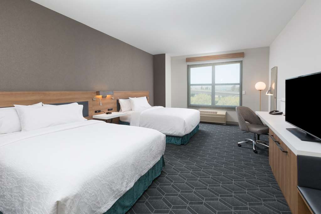 Фото Hilton Garden Inn Oakland/San Leandro