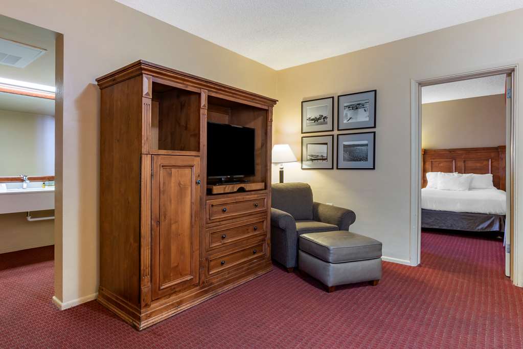 Фото Best Western Plus King's Inn & Suites