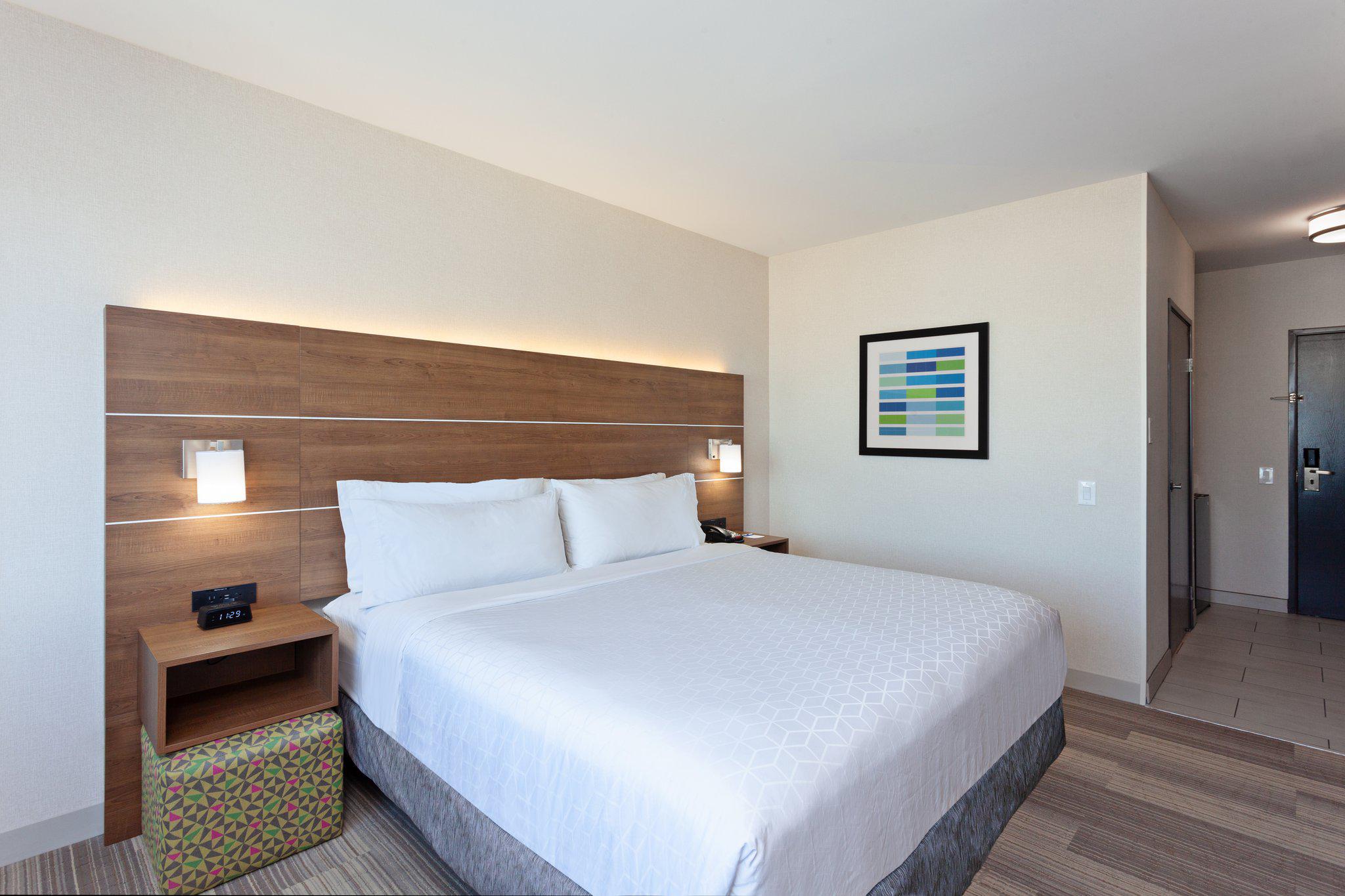 Фото Holiday Inn Express Los Angeles Lax Airport by Ihg