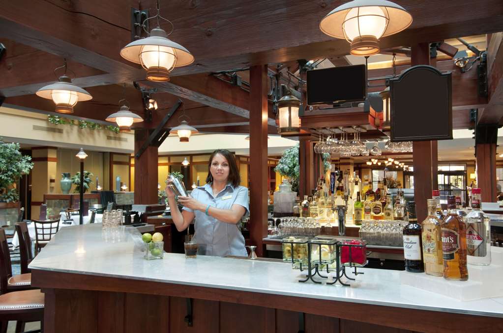Фото Embassy Suites by Hilton Denver International Airport