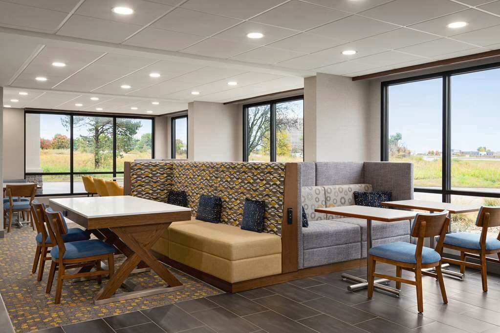 Фото Hampton Inn Kansas City-Airport