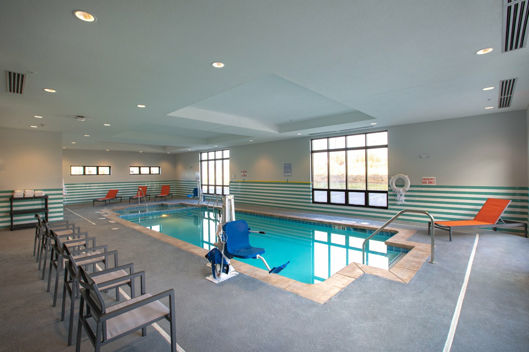 Фото Holiday Inn Kansas City - Northeast, an Ihg Hotel