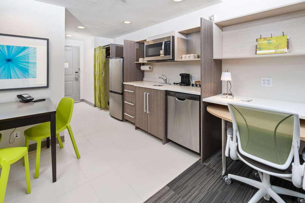 Фото Home2 Suites by Hilton Newark Airport