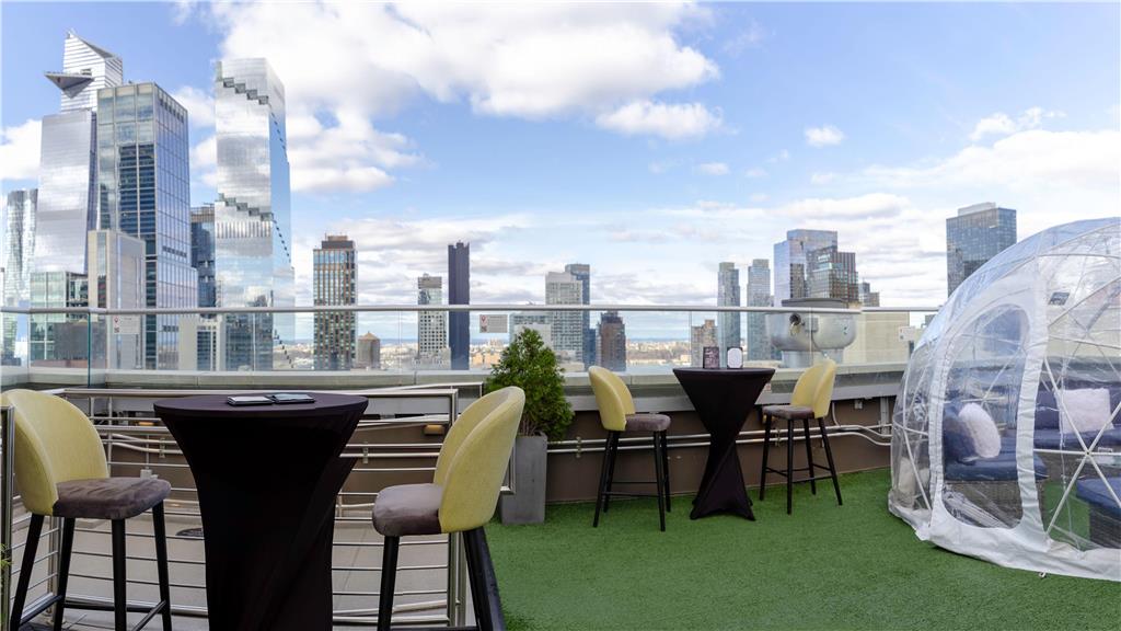 Фото Doubletree by Hilton New York Times Square South