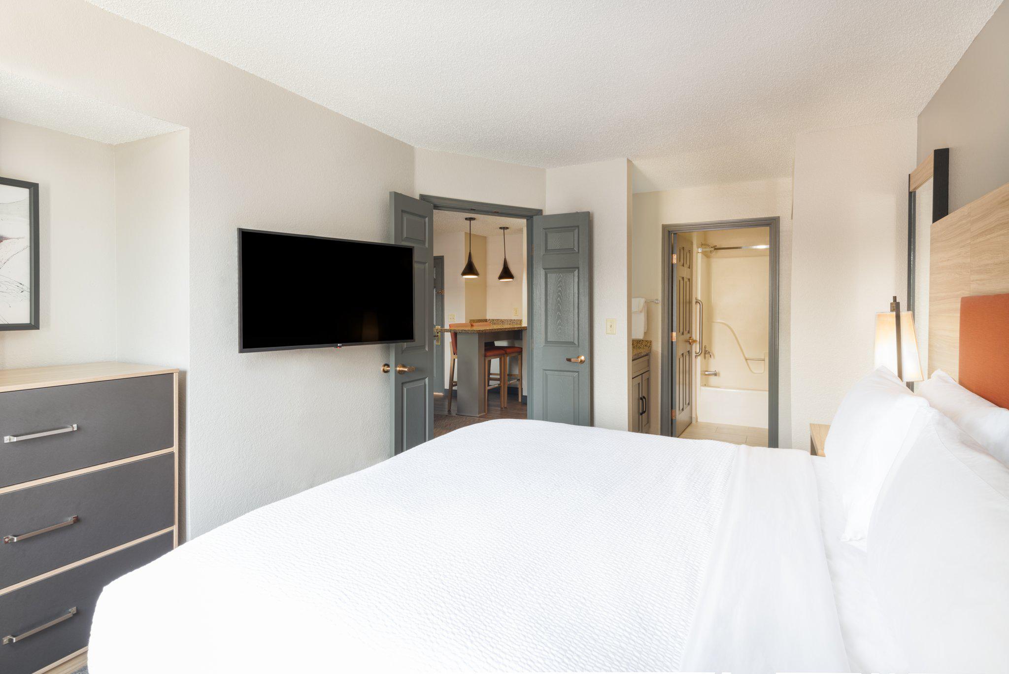 Фото Candlewood Suites Eagan Arpt South - Mall Area, an Ihg Hotel