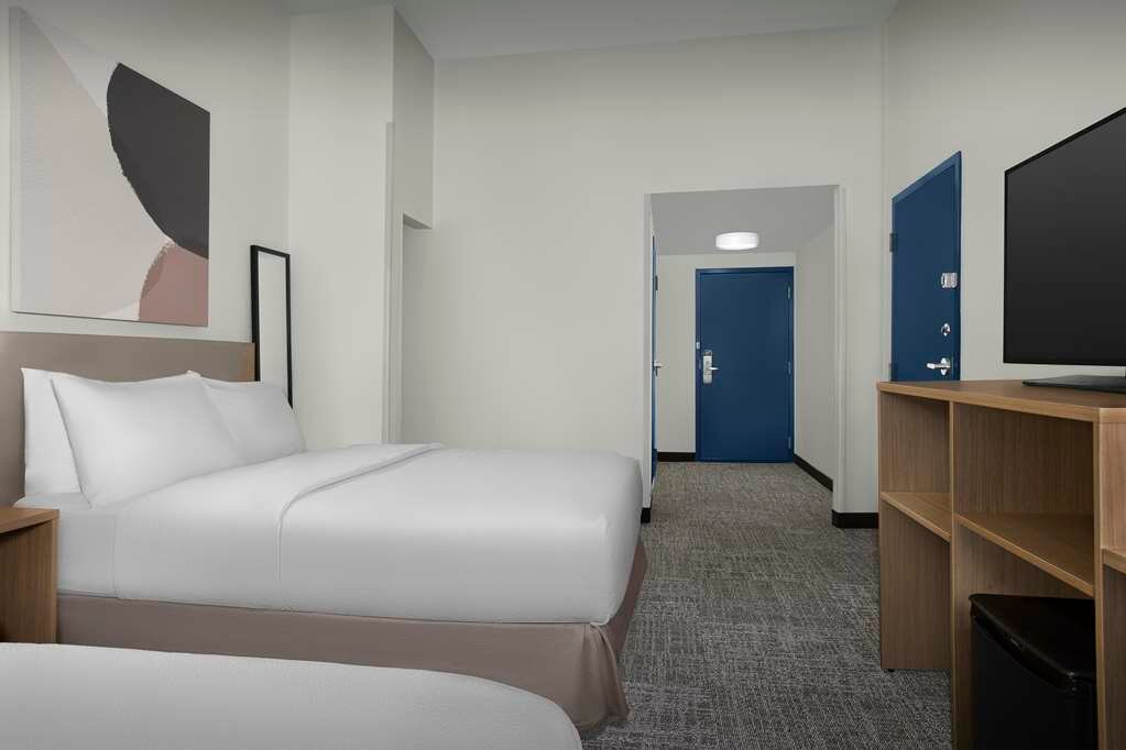 Фото Comfort Inn & Suites Airport