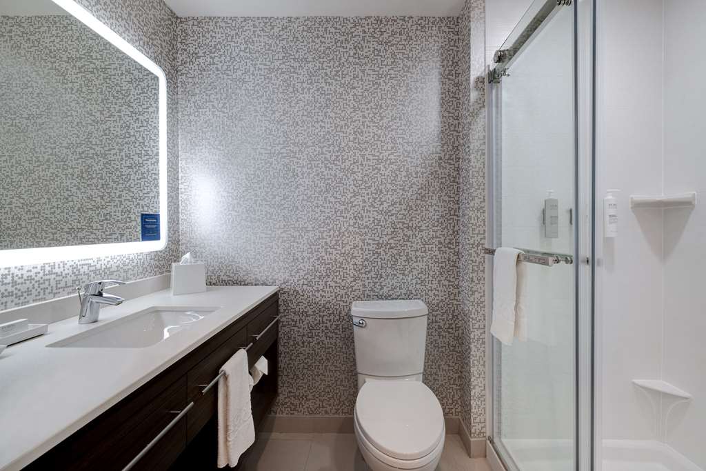 Фото Home2 Suites by Hilton Redding