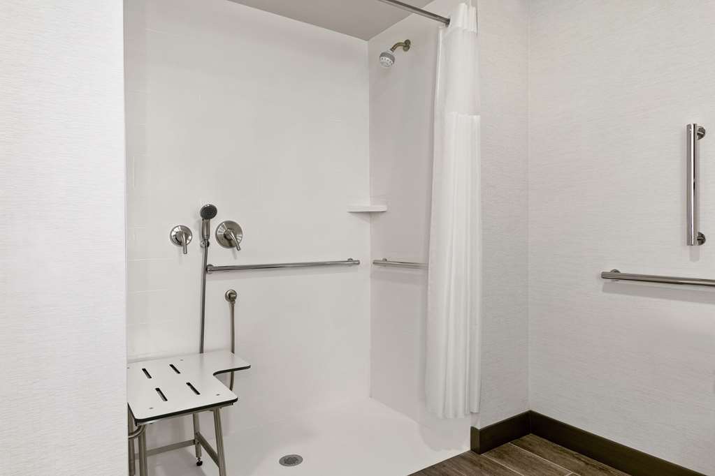 Фото Hampton Inn & Suites Kansas City Downtown Crossroads