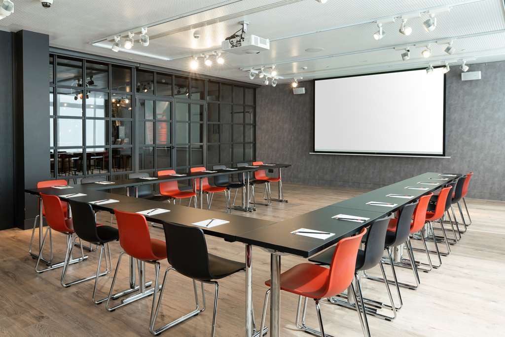 Фото Radisson Red Brussels
