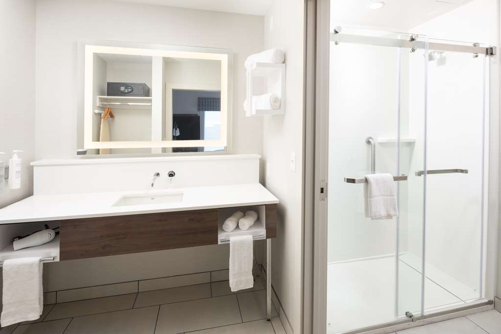 Фото Hampton Inn & Suites Rochester Downtown