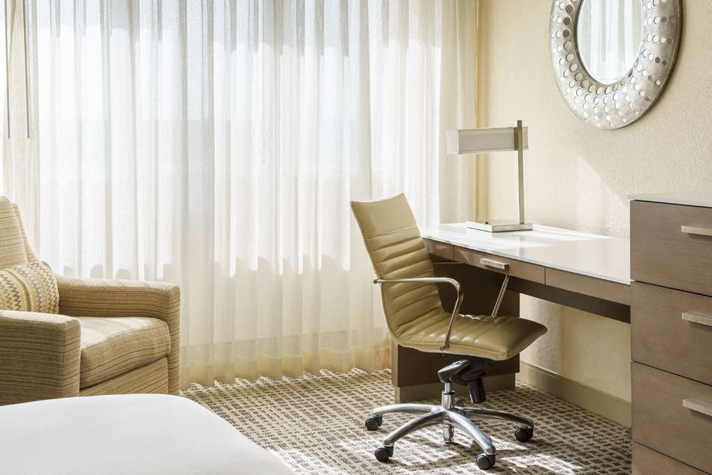 Фото DoubleTree by Hilton Orlando Airport