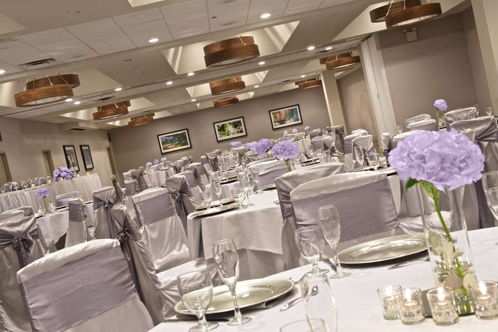 Фото Embassy Suites by Hilton Cincinnati Northeast Blue Ash