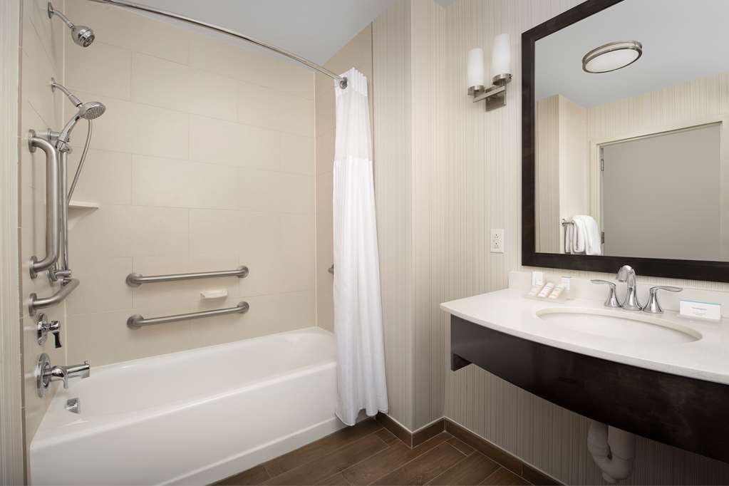 Фото Hilton Garden Inn Charlotte Airport