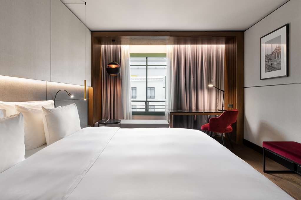 Фото Radisson Collection Hotel, Grand Place Brussels