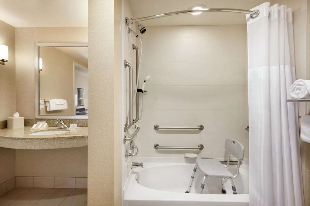 Фото Hilton Garden Inn Minneapolis Downtown