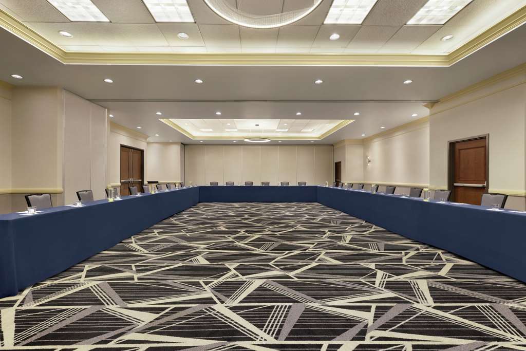 Фото Embassy Suites by Hilton Denver International Airport