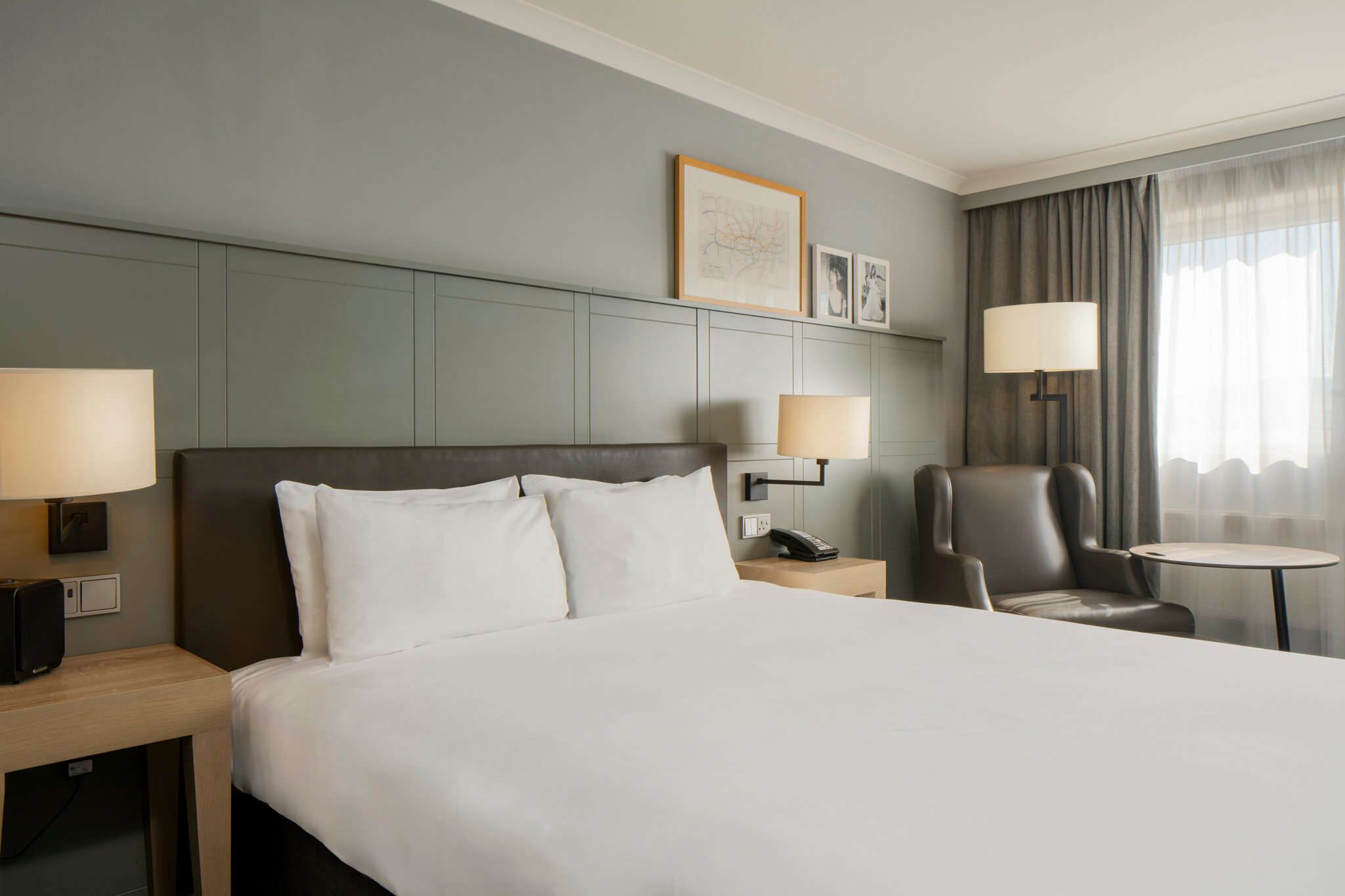 Фото Holiday Inn Edinburgh