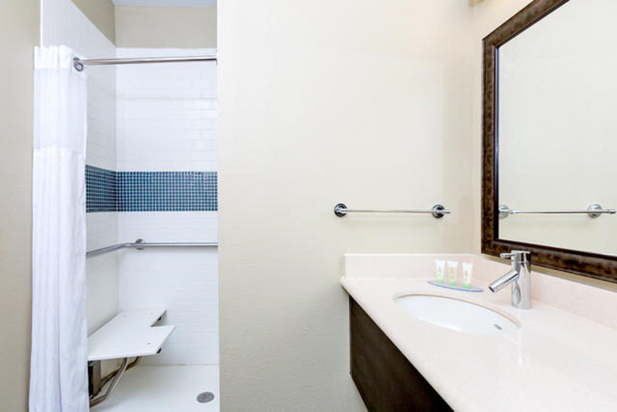 Фото Staybridge Suites College Station, an Ihg Hotel