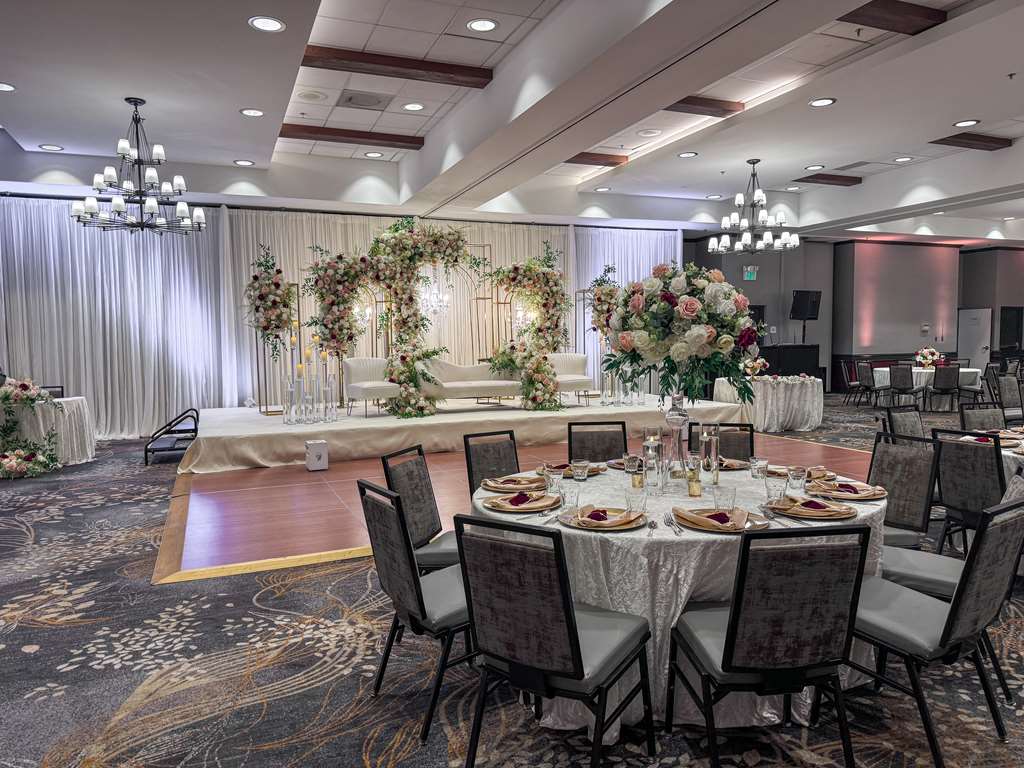 Фото Hilton Sacramento Arden West