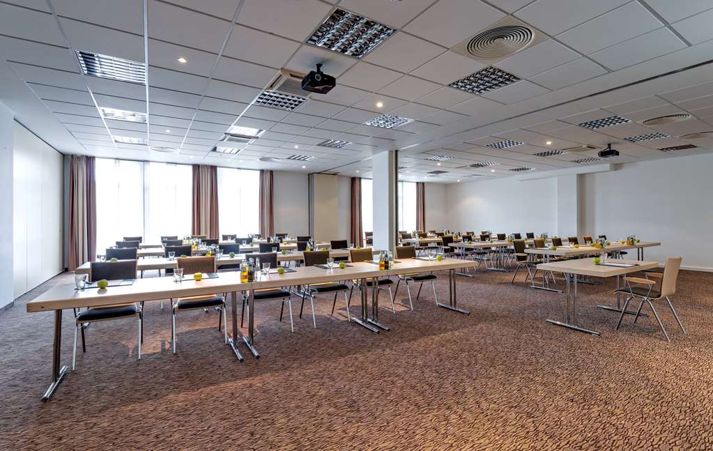 Фото Park Inn by Radisson Göttingen