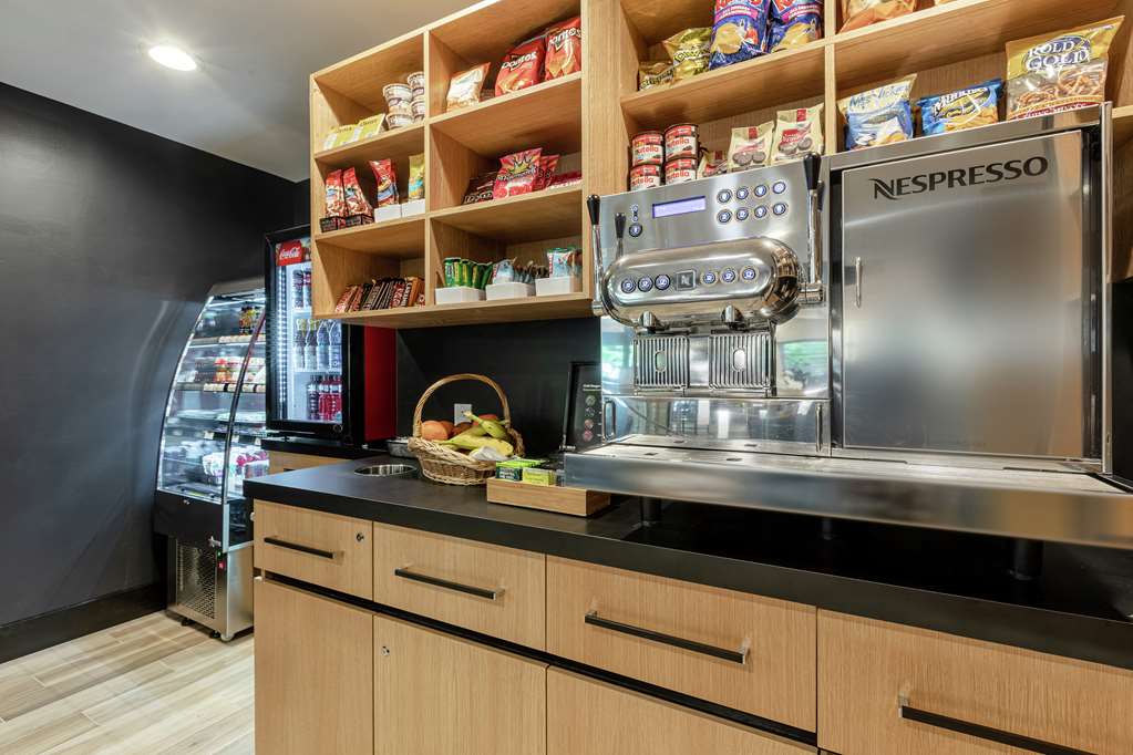 Фото DoubleTree by Hilton Quebec Resort