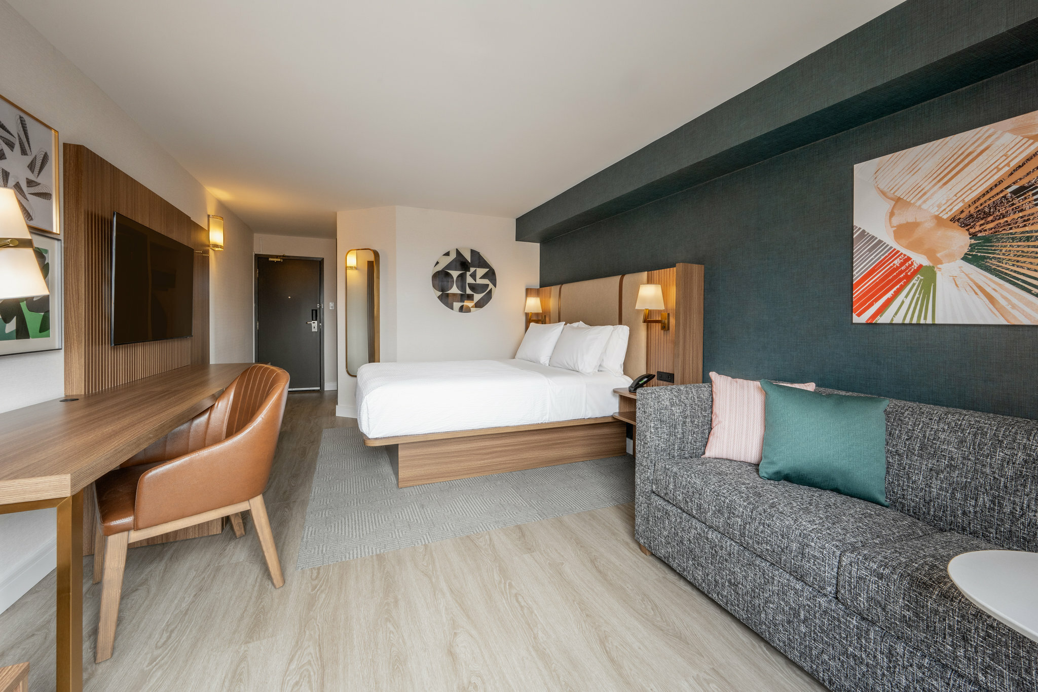 Фото Holiday Inn and Suites Winnipeg Downtown