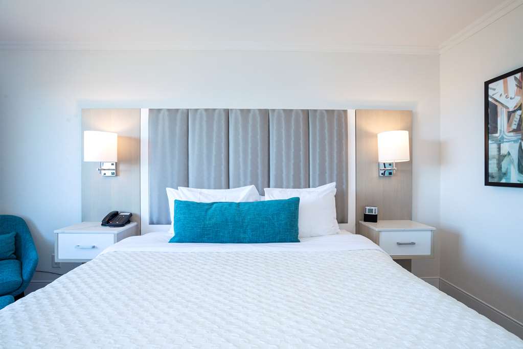 Фото Best Western Plus Dorchester Hotel