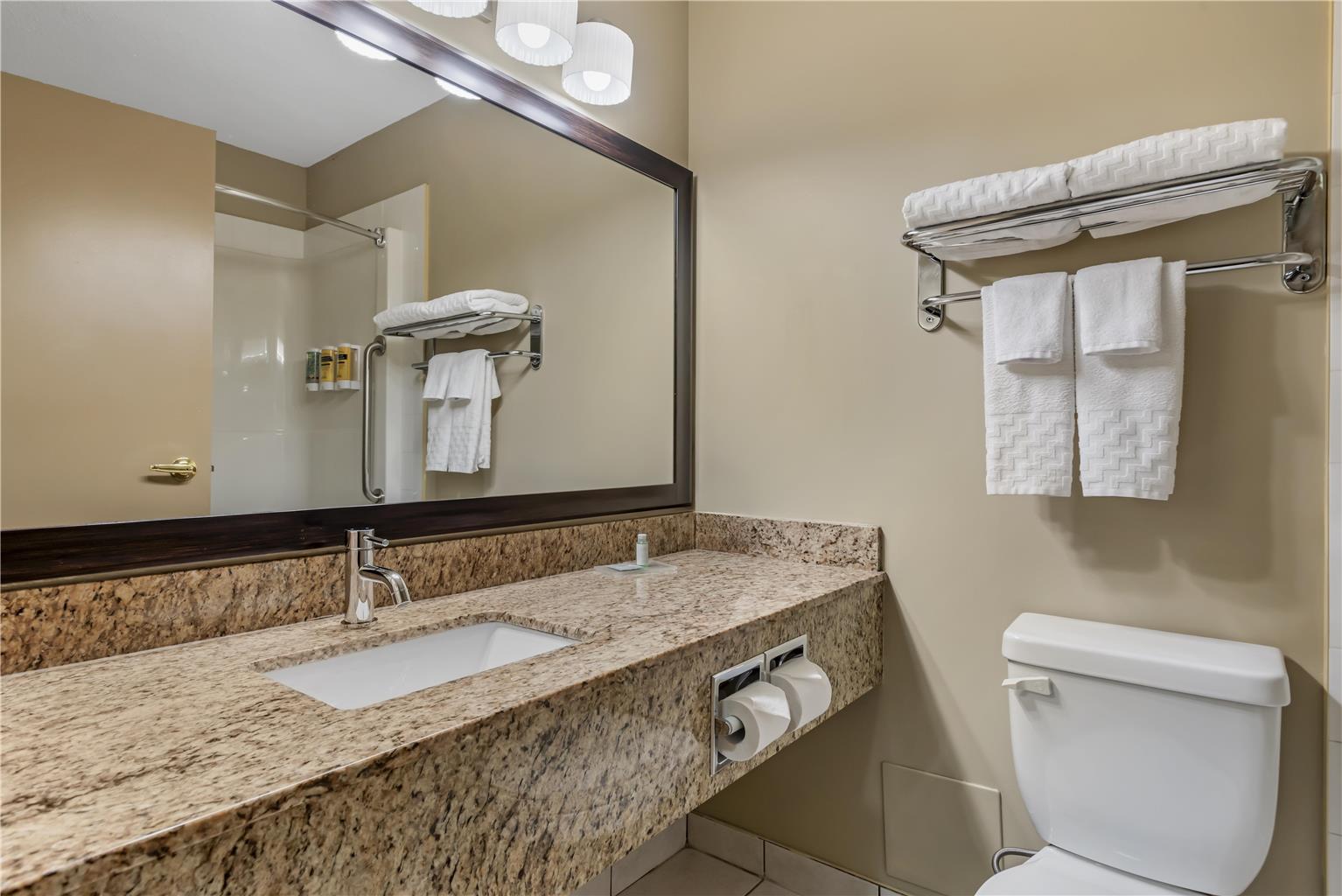 Фото Best Western Plus Red Deer Inn & Suites