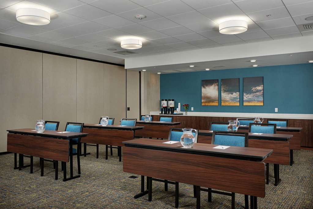 Фото Hampton Inn by Hilton Burley