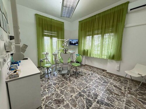 dr-cosimo-munzone-odontoiatra-dental-clinic-catania-via-padova-85