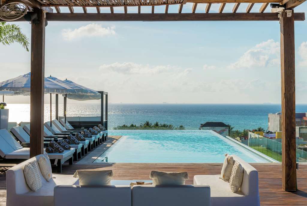 Фото Апартаменты The Fives Downtown Hotel & Residences, Curio Collection by Hilton