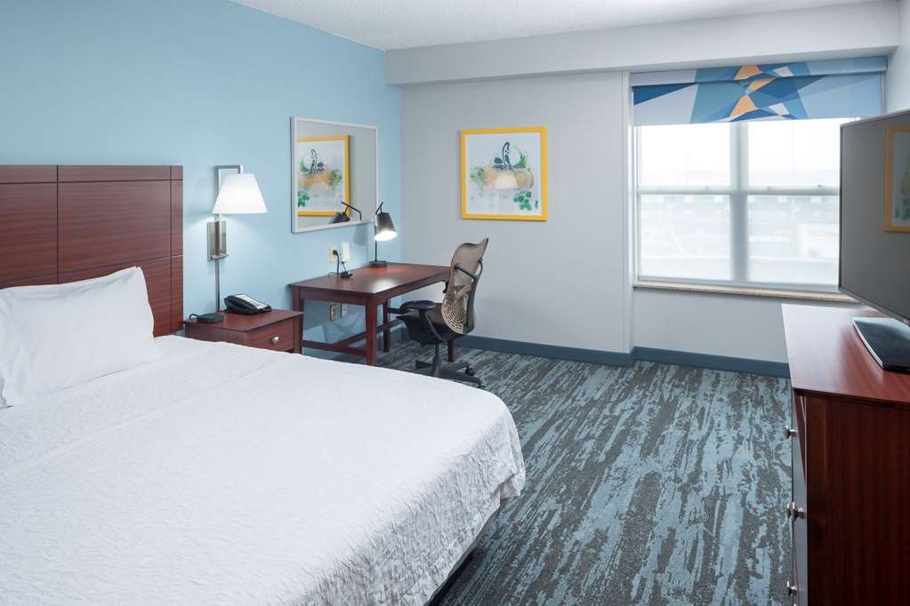 Фото Hampton Inn & Suites Oklahoma City-Bricktown