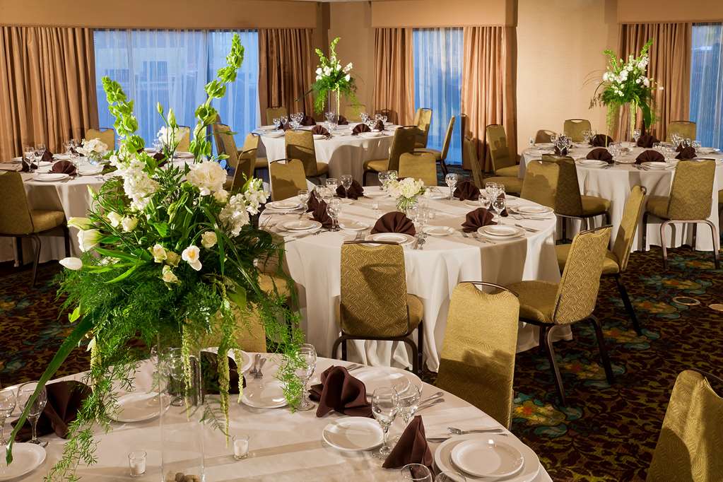 Фото DoubleTree by Hilton Hotel Santa Fe