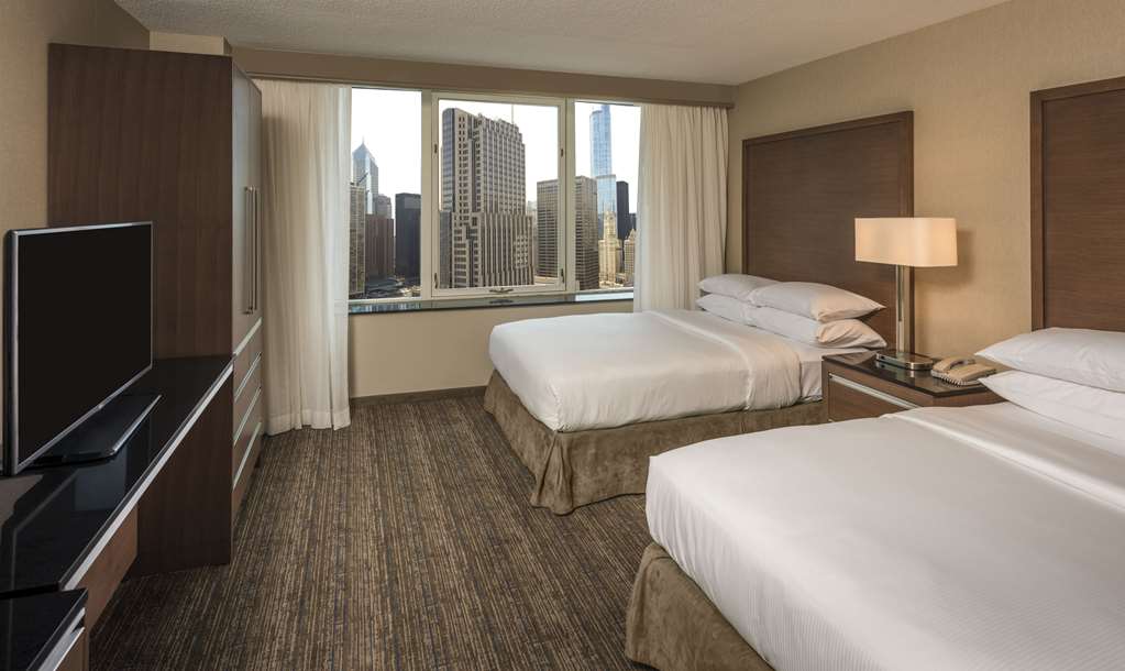 Фото Embassy Suites by Hilton Chicago Downtown Magnificent Mile