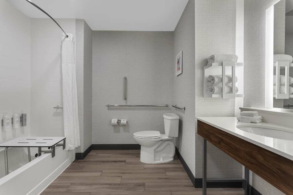 Фото Hampton Inn & Suites Lincoln - Northeast I-80