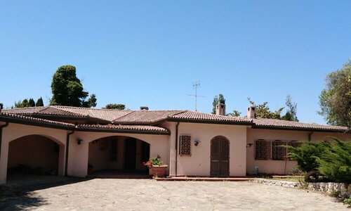 Гостиница Town & Country Guest House B&b в Сассари