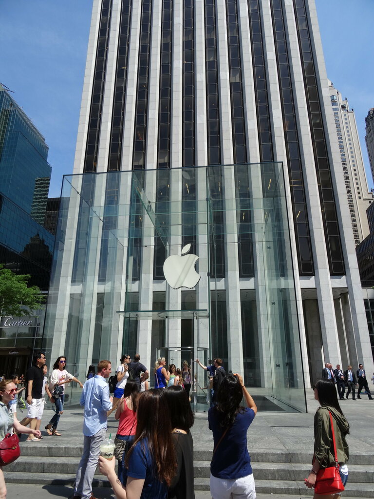 Electronics store Apple Store, New York, photo