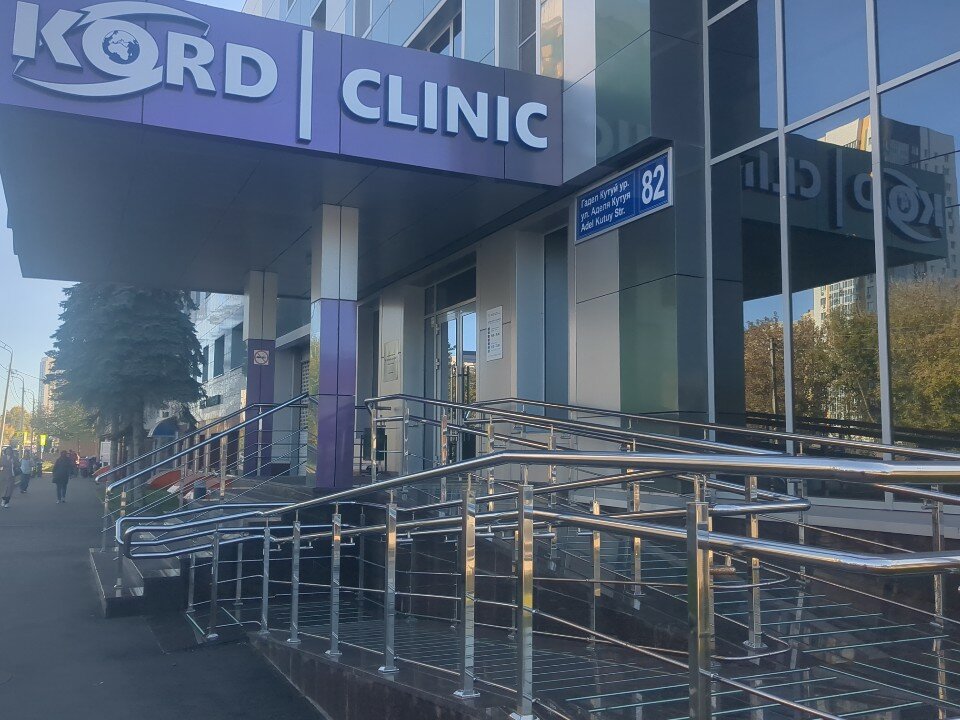 Ijtimoiy tarmoqlardan ogirlangan qizlarning fotosuratlari