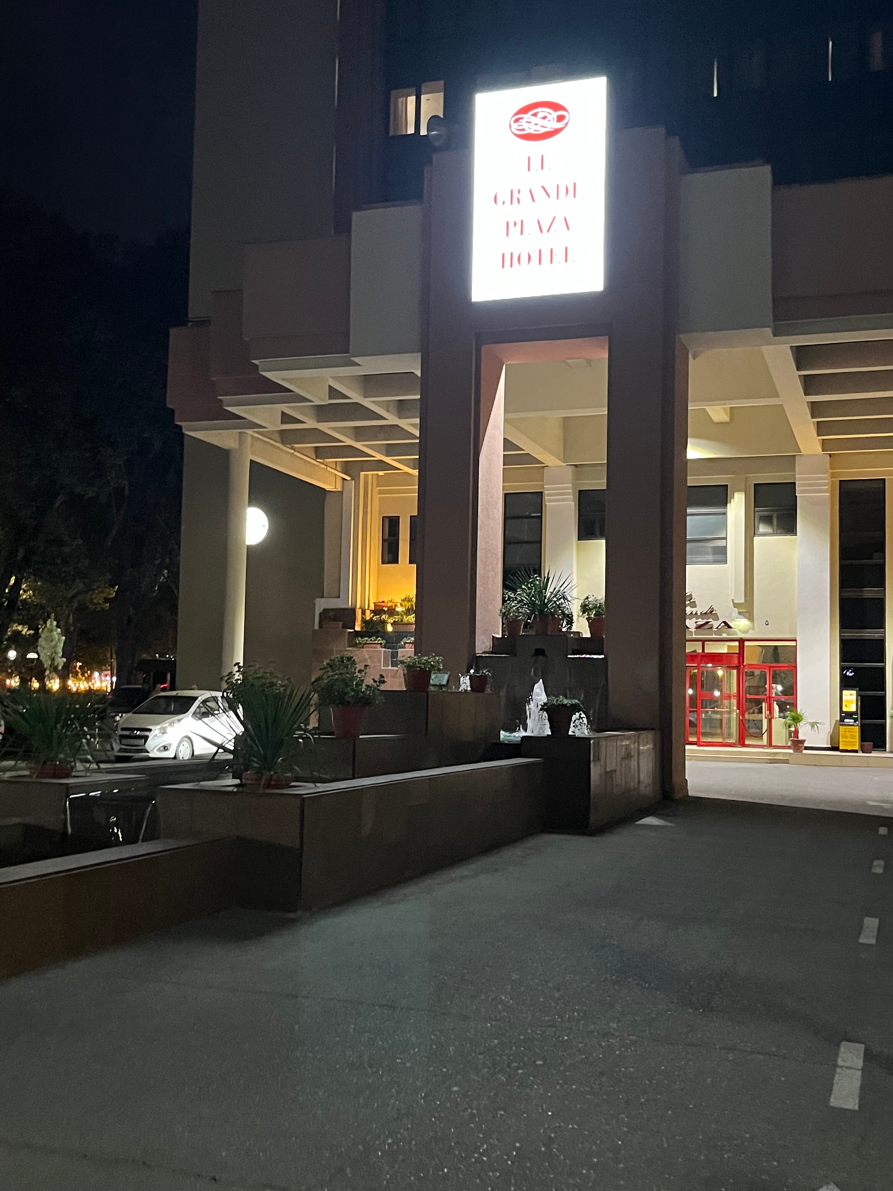 Фото Le Grande Plaza Hotel