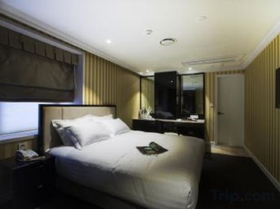 Фото The Grand Hotel Myeongdong