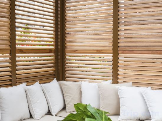 Фото Alohilani Resort Waikiki Beach