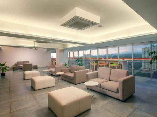 Фото Harris Hotel & Conventions Ciumbuleuit - Bandung